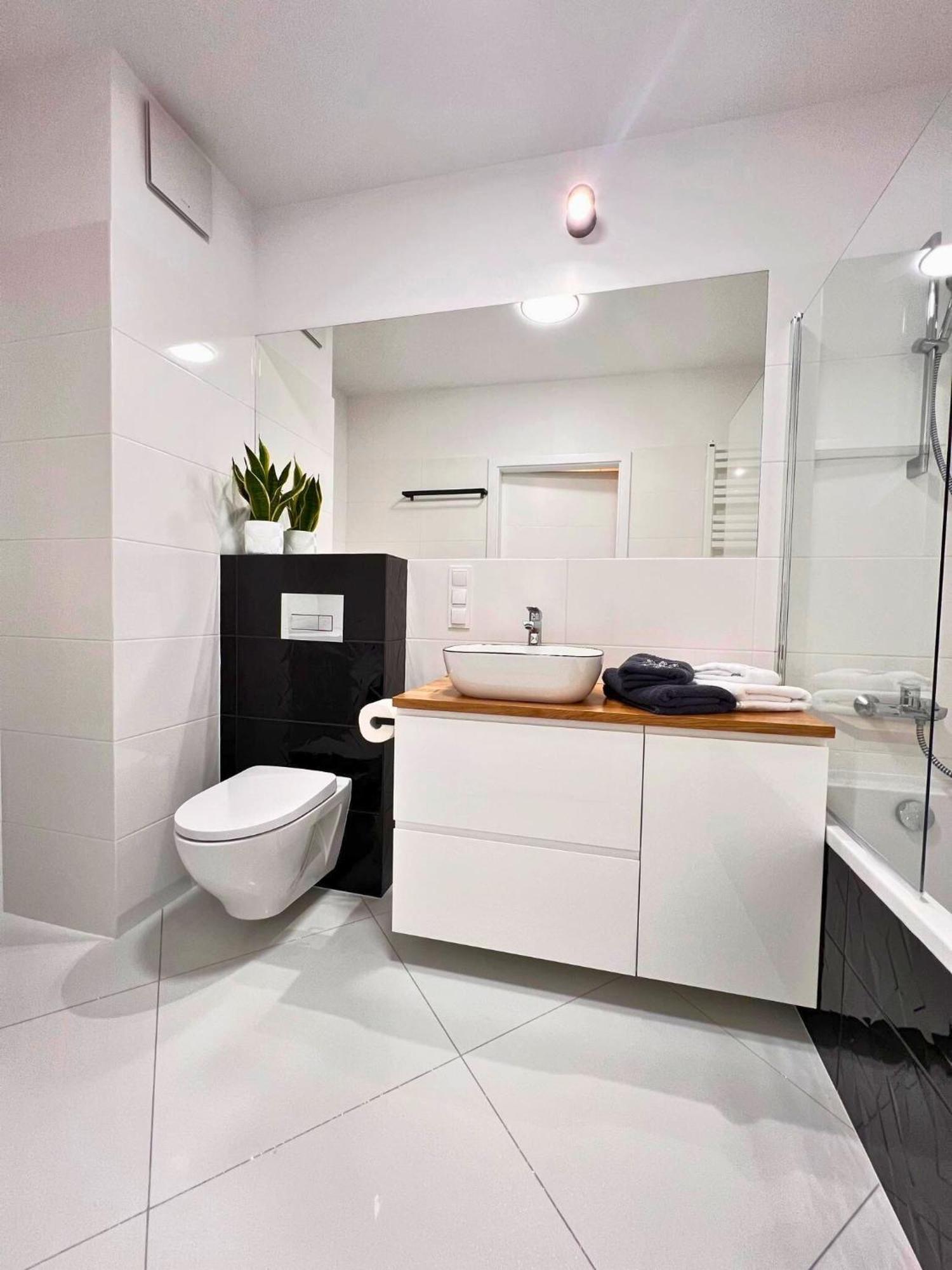 Apartament Purple Познань Экстерьер фото